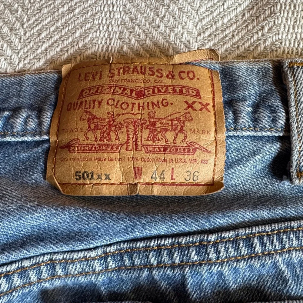 Vintage 90s Levis 501xx Mens 44x36 (40x31) Made in USA Denim Button Fly Jeans